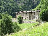 09 Antiche stalle in alto